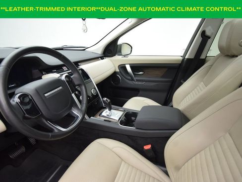 Used 2020 Land Rover Discovery Sport SE image 10