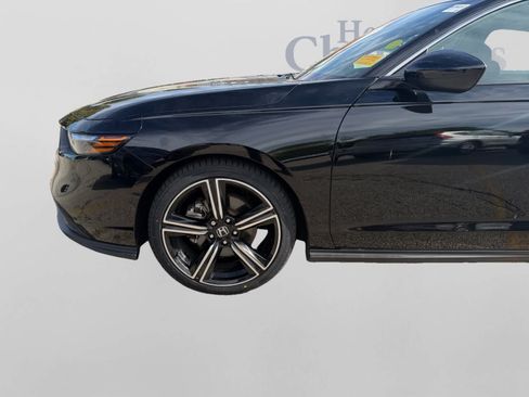 Used 2024 Honda Accord Sport image 19