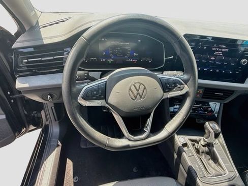 Used 2025 Volkswagen Jetta SE FWD image 15
