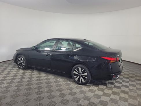 Used 2021 Nissan Altima 2.5 SR FWD image 3