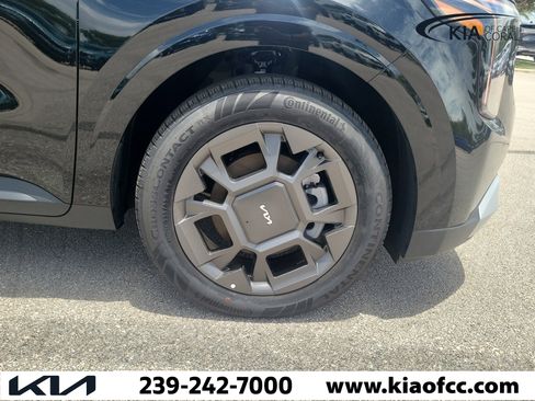 New 2026 Kia Carnival EX FWD image 7