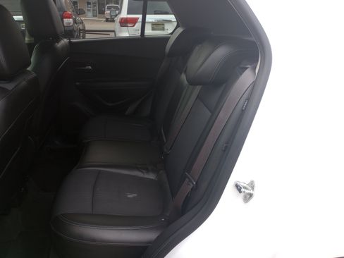 Used 2016 Chevrolet Trax LT w/ LT Convenience Package FWD image 11