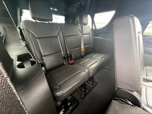 Used 2023 Chevrolet Suburban LT image 16