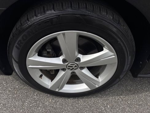 Used 2012 Volkswagen Passat 2.5 SE FWD image 9