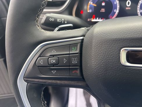 Used 2024 Jeep Grand Cherokee L Limited w/ Luxury Tech Group II image 24