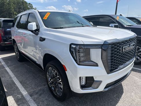 Used 2023 GMC Yukon Denali Ultimate AWD/4WD image 3