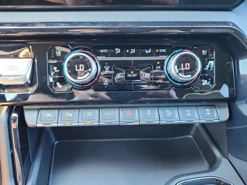 New 2026 GMC Sierra 1500 AT4X AWD/4WD image 18