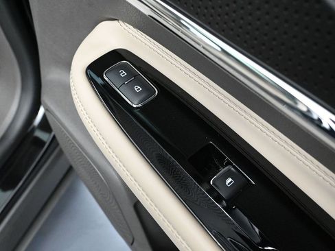 Used 2024 Lincoln Corsair AWD w/ Equipment Group 101A image 49