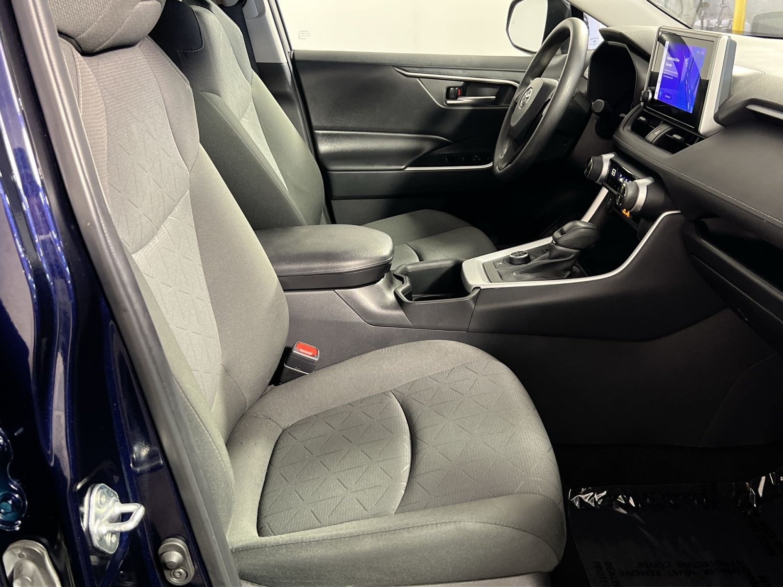 Used 2023 Toyota RAV4 XLE w/ Convenience Package AWD/4WD image 28