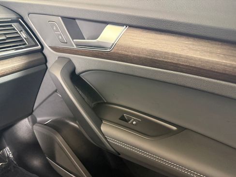 Used 2025 Audi Q5 2.0T Premium Plus w/ Premium Plus Package image 23