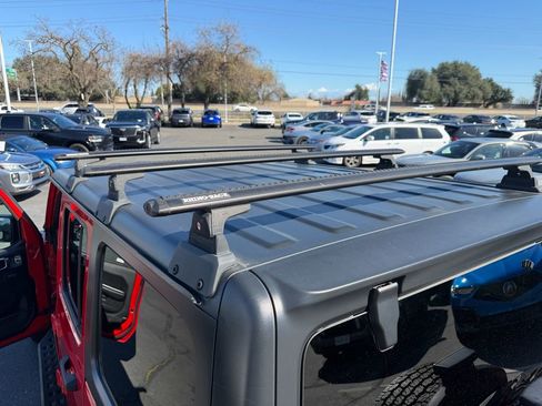 Used 2018 Jeep Wrangler Unlimited Sport S image 27