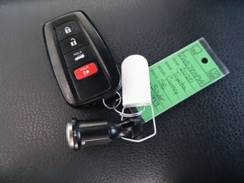 Used 2020 Toyota Camry SE w/ Sunroof Package FWD image 43