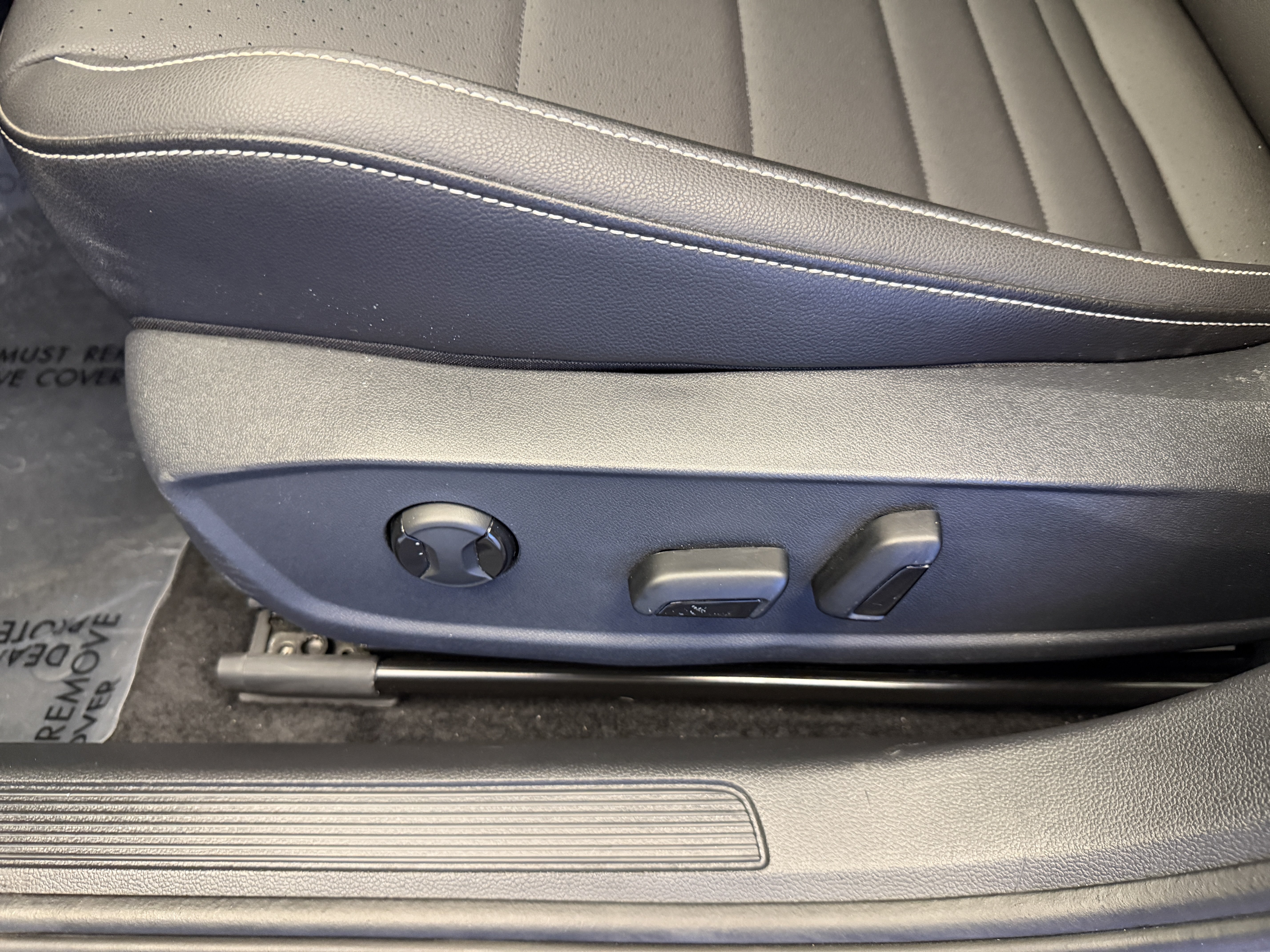 Used 2024 Volkswagen Jetta SE w/ Panoramic Sunroof Package FWD image 13