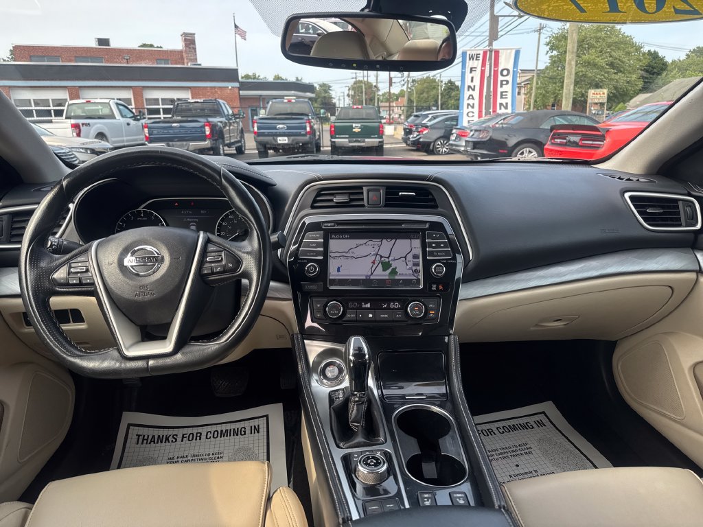 Used 2017 Nissan Maxima 3.5 SV w/ Interior Lighting Package FWD image 13