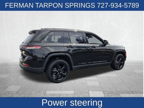 Used 2023 Jeep Grand Cherokee Altitude AWD/4WD image 11