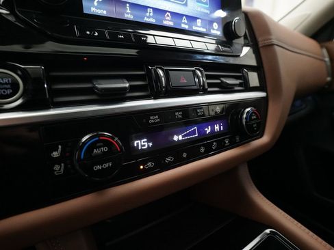 Certified 2024 Nissan Pathfinder Platinum w/ Cargo Package image 21