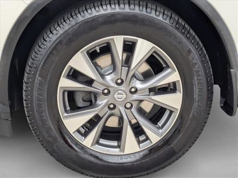 Used 2017 Nissan Murano SL image 24