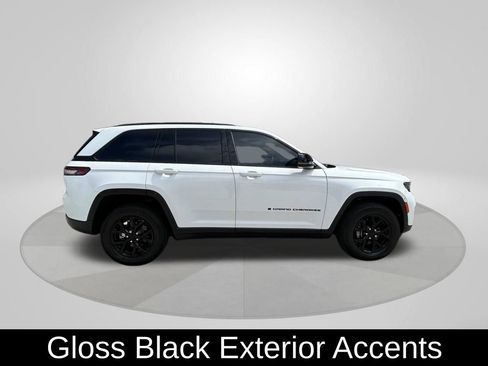 Certified 2024 Jeep Grand Cherokee Altitude AWD/4WD image 8