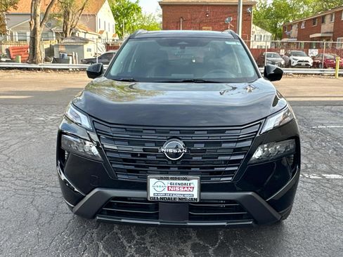 New 2026 Nissan Rogue SV AWD/4WD image 2