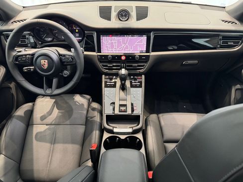 Certified 2025 Porsche Macan Turbo image 22
