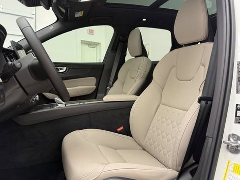 New 2026 Volvo XC60 B5 Core AWD/4WD image 13