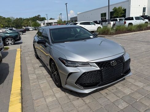 Used 2022 Toyota Avalon Touring w/ Advanced Safety Package FWD image 3