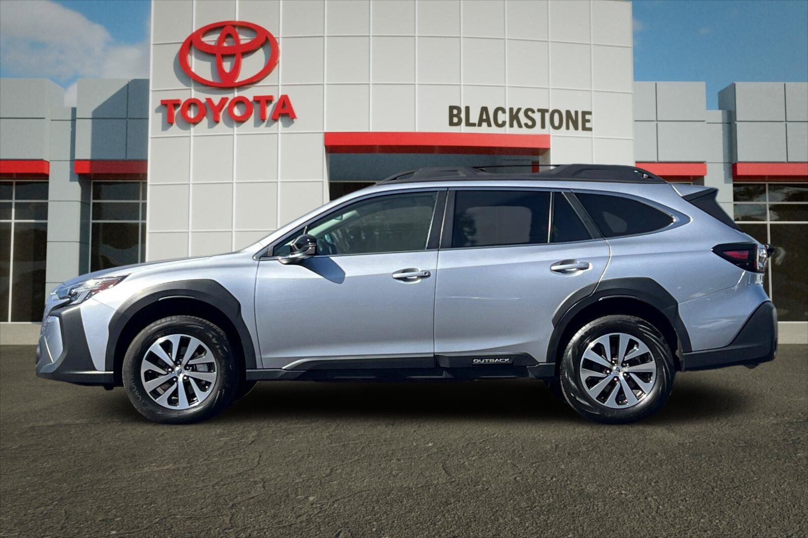 Used 2023 Subaru Outback Premium AWD/4WD image 6
