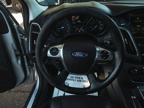 Used 2014 Ford Focus Titanium image 25