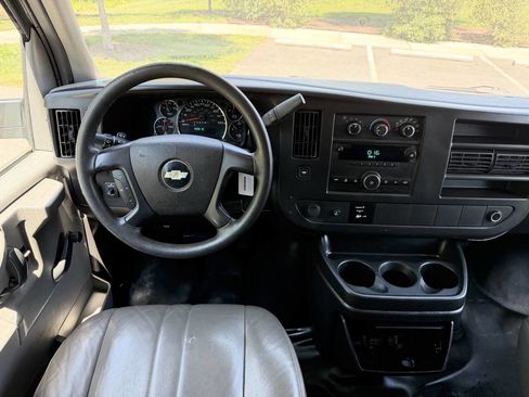 Used 2012 Chevrolet Express 2500 RWD image 13