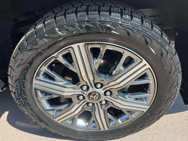 Used 2024 Toyota Sequoia Capstone AWD/4WD image 11