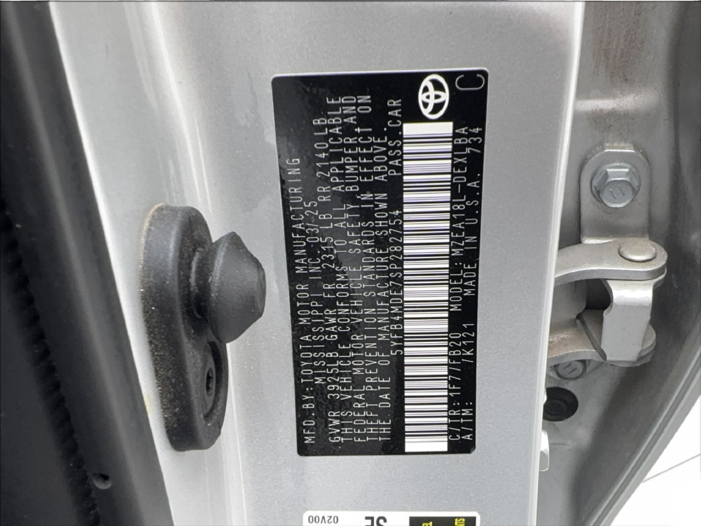 Used 2025 Toyota Corolla LE FWD image 50
