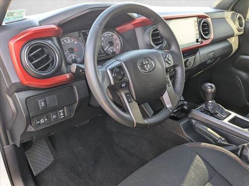 Used 2020 Toyota Tacoma TRD Off-Road image 10