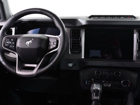 New 2025 Ford Bronco Badlands image 8