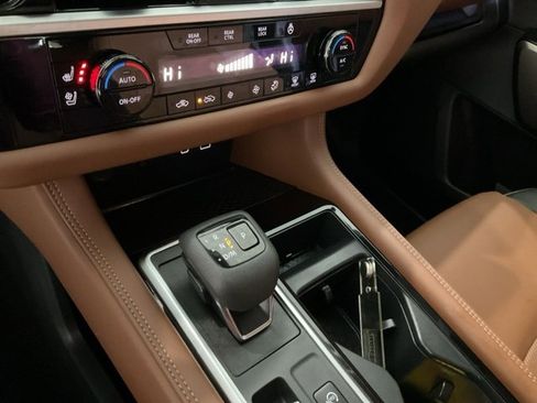 Used 2025 Nissan Pathfinder Platinum w/ Cargo Package image 13