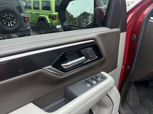 Used 2026 GMC Yukon Elevation w/ Elevation Premium Package AWD/4WD image 13