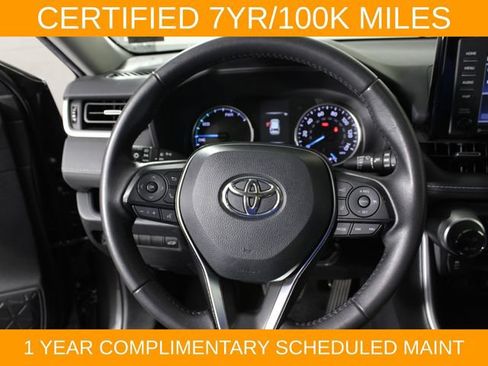 Used 2022 Toyota RAV4 XLE Premium AWD/4WD image 21