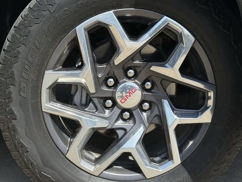 Used 2023 GMC Sierra 1500 SLT AWD/4WD image 11