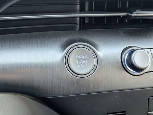 Used 2025 Hyundai Kona SEL image 30