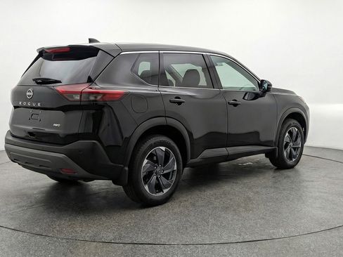 Used 2025 Nissan Rogue SV AWD/4WD image 9