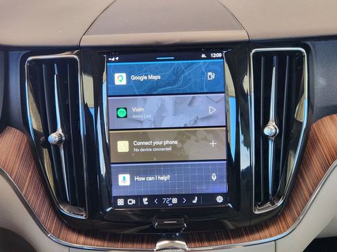 Used 2022 Volvo XC60 B5 Momentum w/ Advanced Package image 16