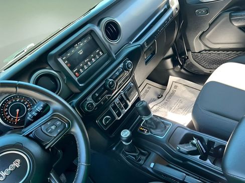 Used 2022 Jeep Wrangler Unlimited Sport AWD/4WD image 22