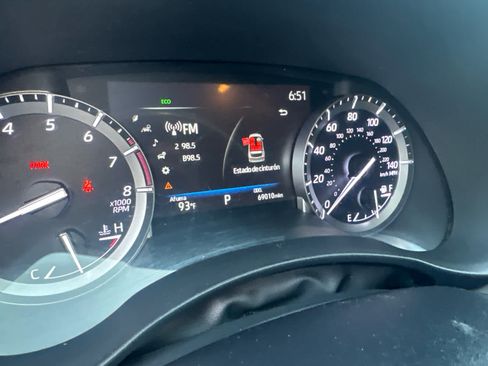 Used 2021 Toyota Highlander XLE FWD image 8