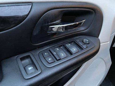 Used 2015 Dodge Grand Caravan SE w/ Quick Order Package 29E SE image 26