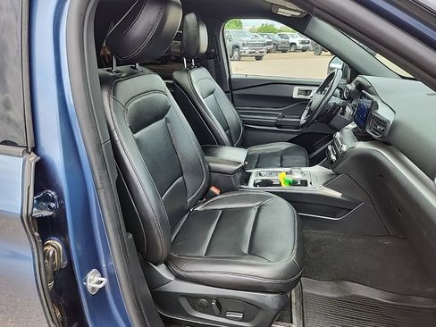 Used 2020 Ford Explorer XLT w/ Equipment Group 202A AWD/4WD image 49
