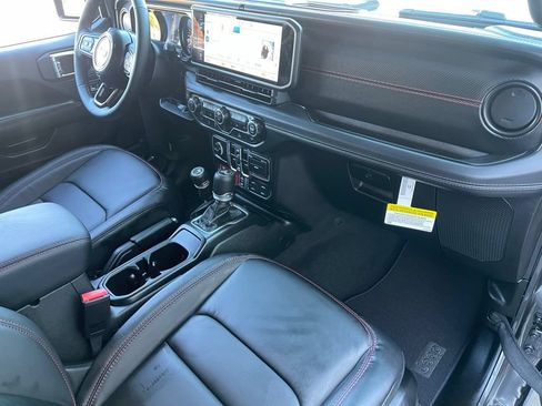 New 2026 Jeep Wrangler Unlimited Rubicon AWD/4WD image 24