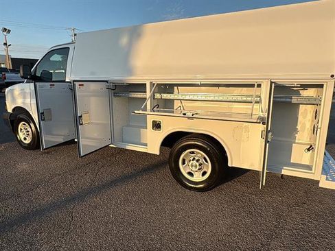 New 2025 Chevrolet Express 3500 w/ Power Convenience Package image 4