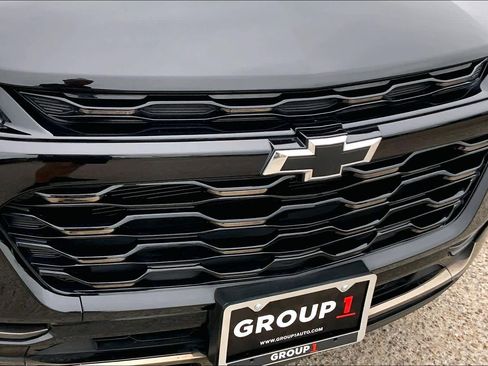 Used 2025 Chevrolet Trax ACTIV w/ Driver Confidence Package FWD image 28