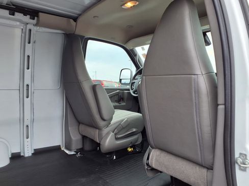 Used 2025 GMC Savana 3500 w/ Driver Convenience Package RWD image 19