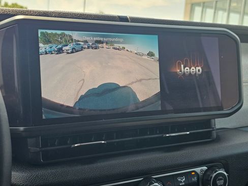 Used 2025 Jeep Wrangler Unlimited Sport AWD/4WD image 20