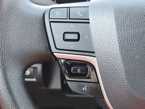 Used 2025 Toyota Camry LE image 24